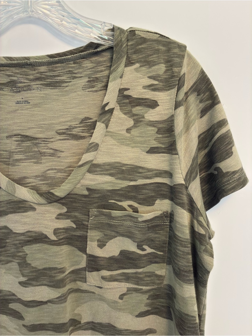 Caslon Women's Olive Faded Camo Print Short Sleeve T-Shirt Size L - Picture 3 of 5